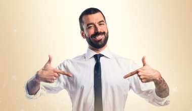 Adam kendisiyle gurur