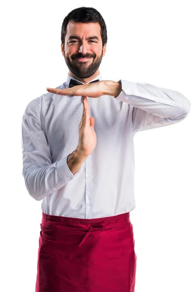 Cameriere facendo tempo fuori gesto — Foto Stock