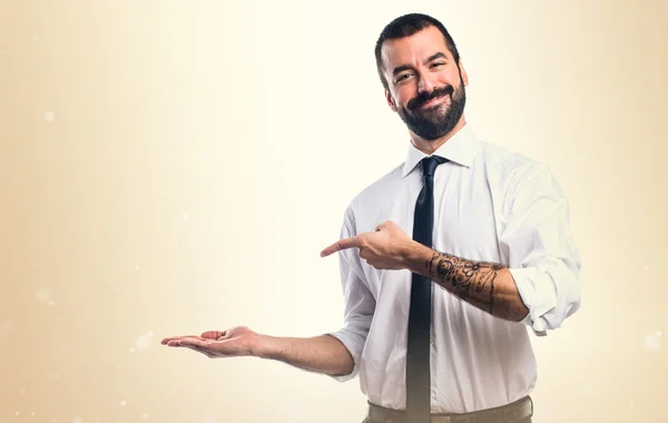 Hombre sobre fondo aislado — Foto de Stock