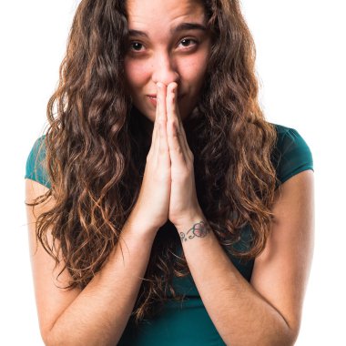 Genç kız izole arka plan üzerinde