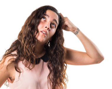 Genç kız izole arka plan üzerinde