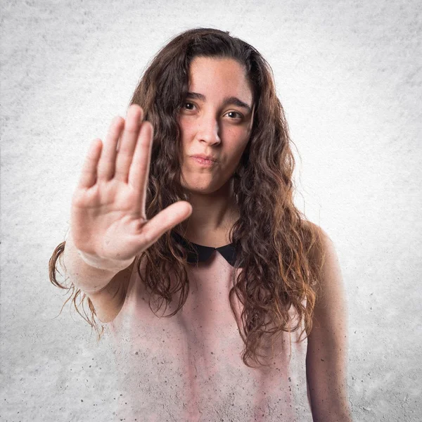 Chica joven sobre fondo aislado —  Fotos de Stock