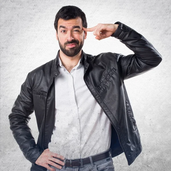 Adam deli jest yapma deri ceket ile