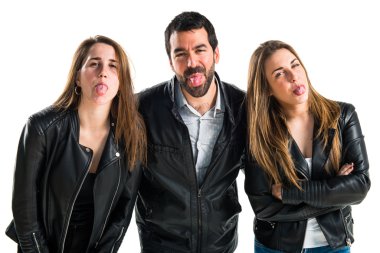 İzole beyaz zemin üzerinde üç arkadaş