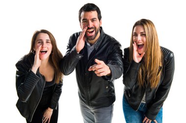 İzole beyaz zemin üzerinde üç arkadaş