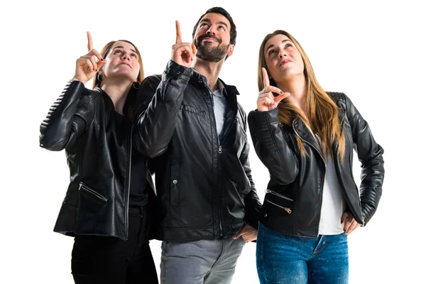 分離の白い背景の上の 3 人の友人 — ストック写真