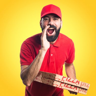 Pizza teslimi adam bağırarak