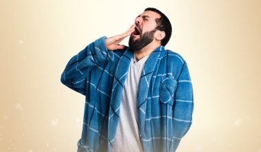 Sabahlık esneme adam