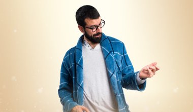 Adam gitar jest yapma sabahlık