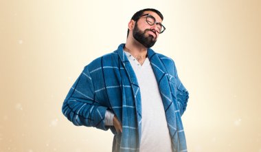 Sabahlık ağrısı olan adam