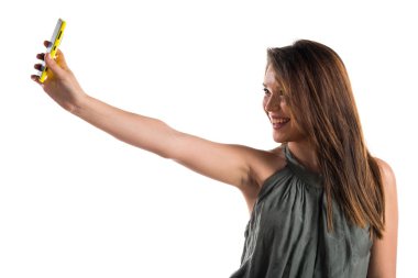 Genç kız bir selfie yapma