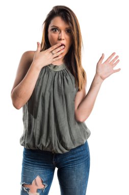 genç kız sürpriz jest yapıyor