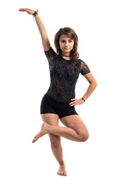 Klasik dansı yapan genç kız