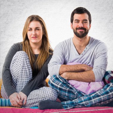 Bir yatakta üç arkadaş