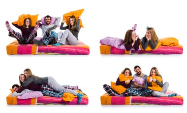 Bir yatakta üç arkadaş