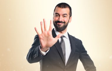 Adam izole arka plan