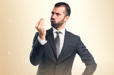 İşadamı bir para hareketi yapıyor