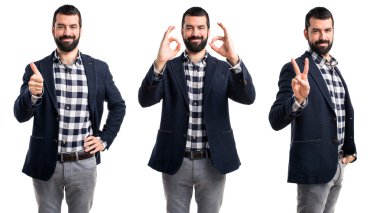 Yakışıklı adam ok işareti yapmak