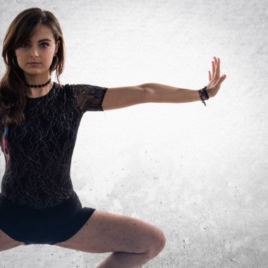 Klasik dansı yapan genç kız