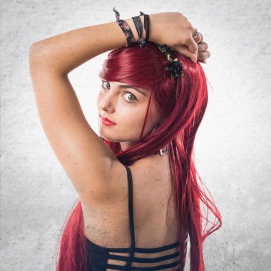 Genç kız izole arka plan üzerinde