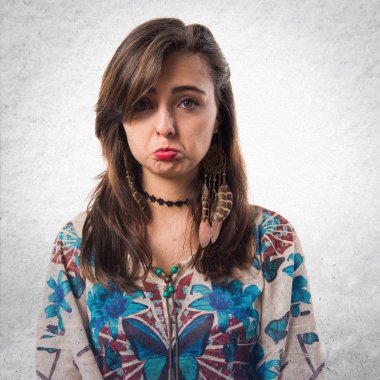 Genç kız izole arka plan üzerinde