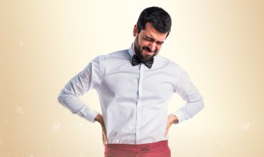 Garson sırt ağrısı ile