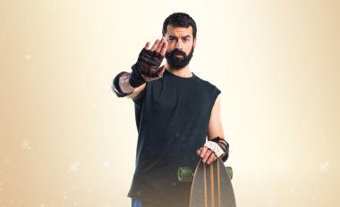 Dur işareti yapma patenci