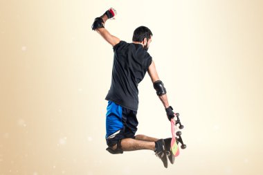 Atlama kaykay ile adam