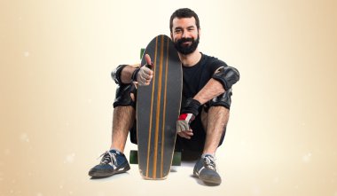 Yukarı başparmak ile paten