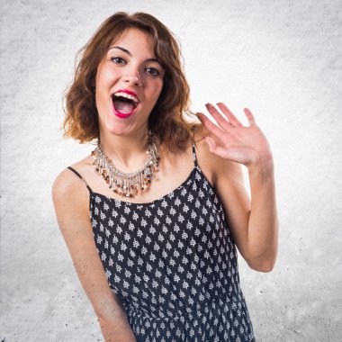 Güzel kadının sürpriz bir jest yapması