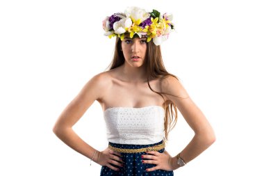 Çiçeklerin taç kadınla modeli