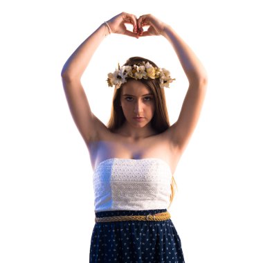 Çiçeklerin taç kadınla modeli