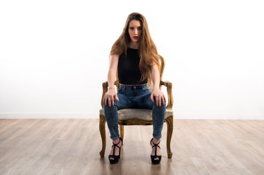 Vintage koltuk genç kız