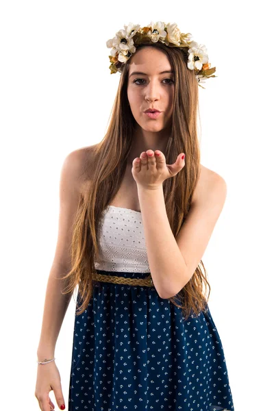 kadın bir öpücük gönderme