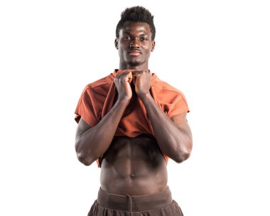 Studio poz güçlü siyah adam