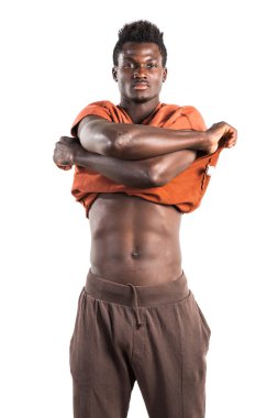 Studio poz güçlü siyah adam