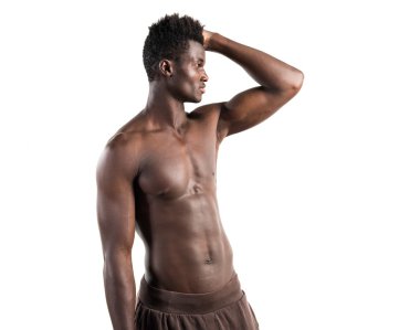 Studio poz güçlü siyah adam