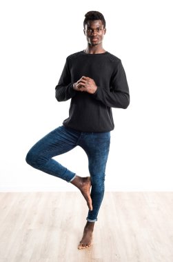 poz yakışıklı zenci