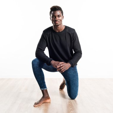 poz yakışıklı zenci