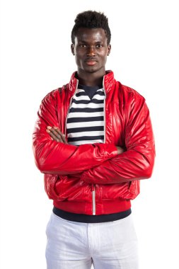 Siyah adam kollarını ile geçti