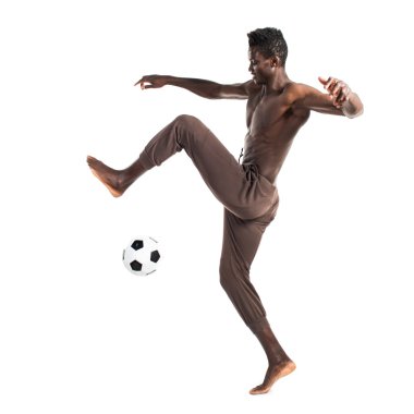 siyah adam futbol oynama