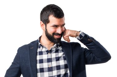 Esmer yakışıklı poz