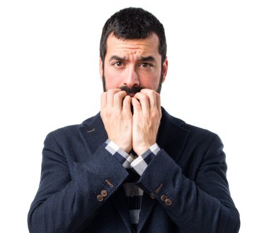 Esmer yakışıklı poz