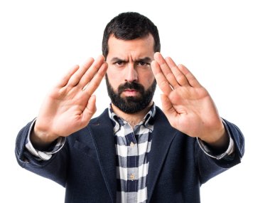 yakışıklı bir adam yapma dur işareti