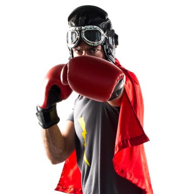 Süper kahraman ile boks eldivenleri