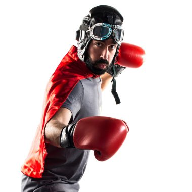 Süper kahraman ile boks eldivenleri