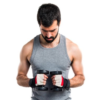 Esmer yakışıklı poz