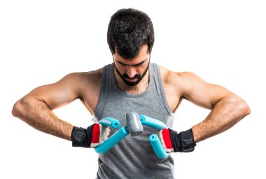 Esmer yakışıklı poz