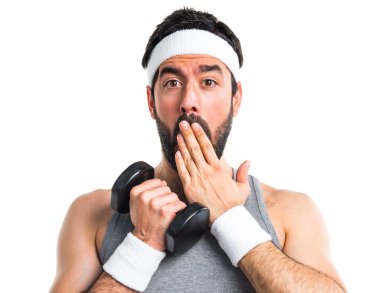 Esmer yakışıklı poz