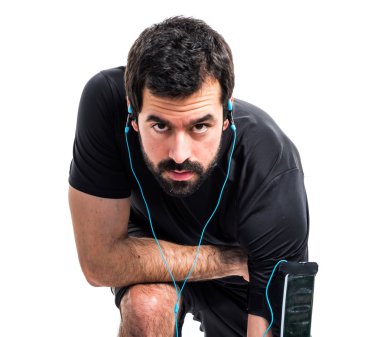 Esmer yakışıklı poz